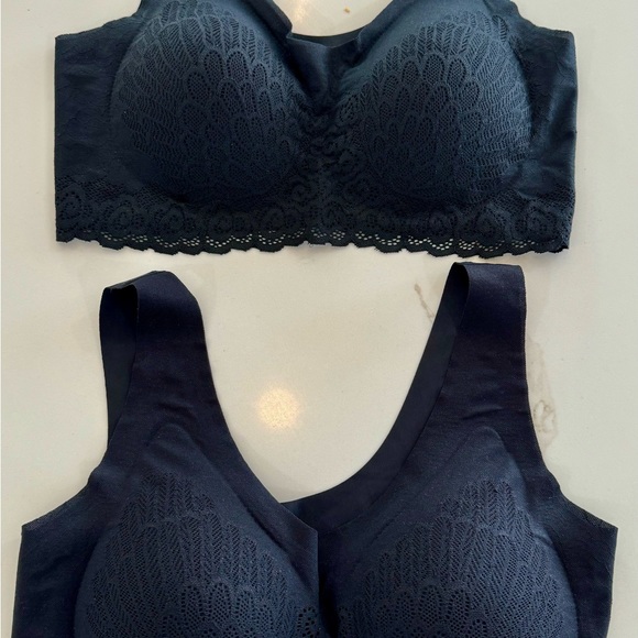 Seamless pretty stretch lace molded cup bras - two black for just $30 - Picture 2 of 3